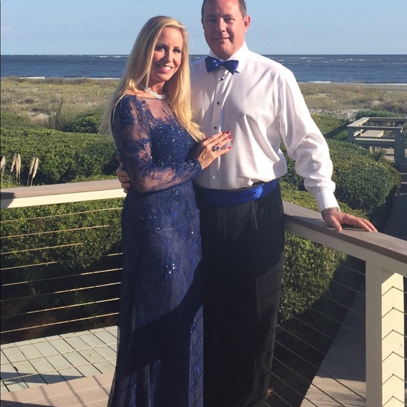 Gorgeous embellished blue backless gown size 4 - Picture 5 of 16